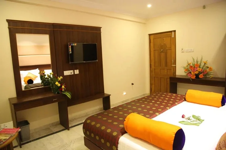 Пунди: Poppys S.E.T Residency Kumbakonam.