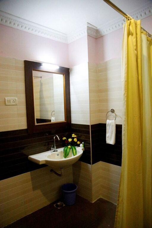 Пунди: Poppys S.E.T Residency Kumbakonam.