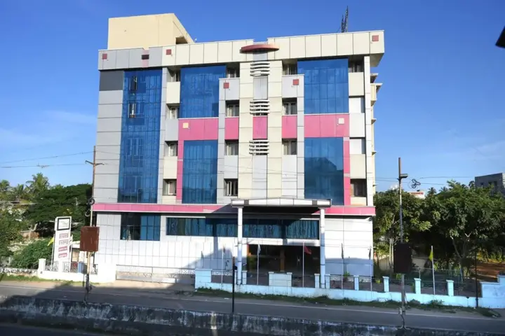 Пунди: Poppys S.E.T Residency Kumbakonam.