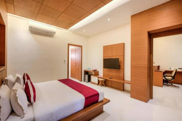 Eraniel: Hotel Pioneer Grand Palace