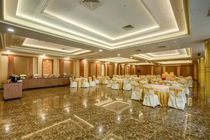 Eraniel: Hotel Pioneer Grand Palace
