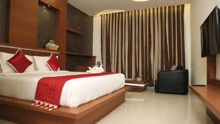 Eraniel: Hotel Pioneer Grand Palace
