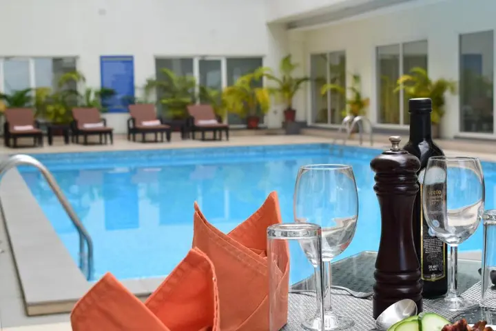 Эрамаллур: Starlit Suites