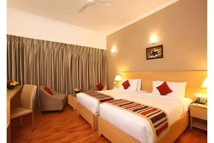 Эрамаллур: Starlit Suites