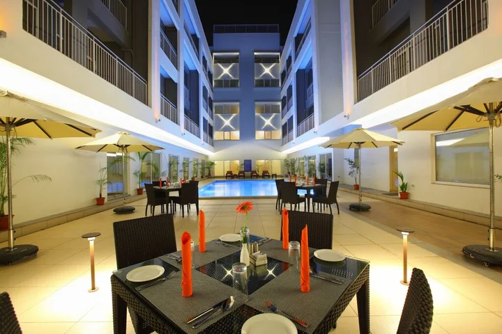 Эрамаллур: Starlit Suites