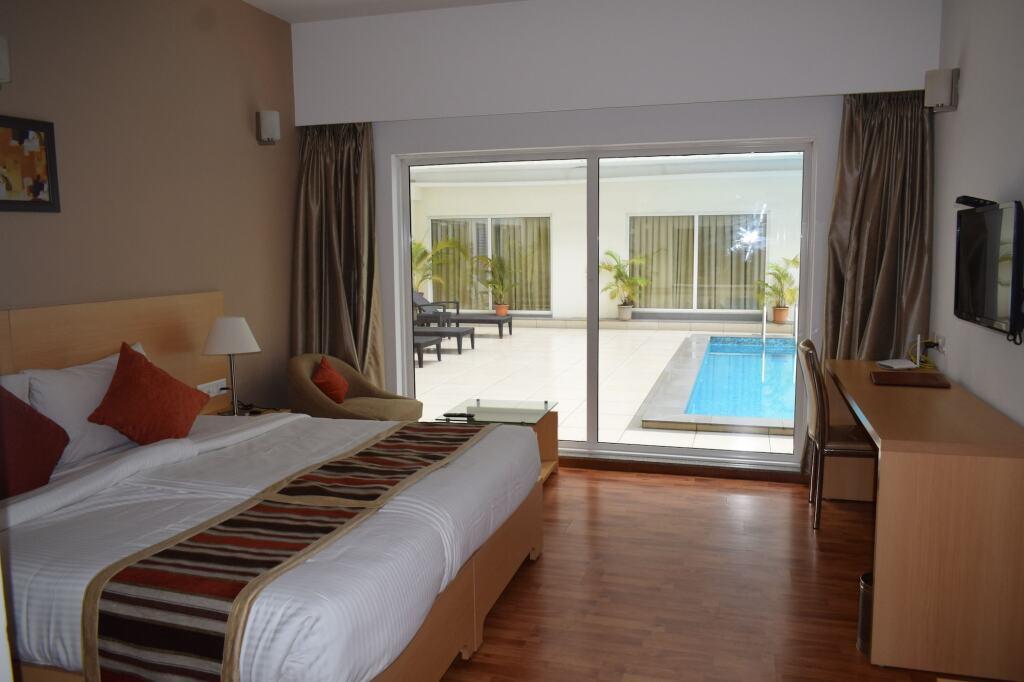 Эрамаллур: Starlit Suites
