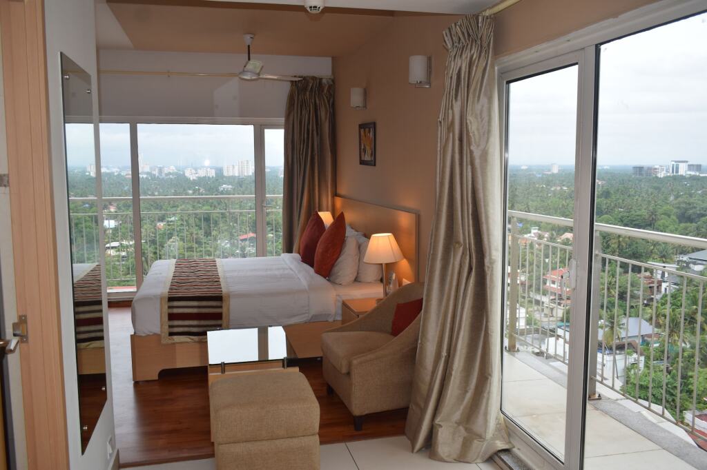 Эрамаллур: Starlit Suites