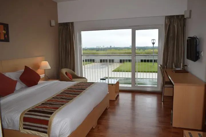 Эрамаллур: Starlit Suites