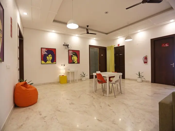 Нойда: OYO Flagship 136 Sector 45 Noida