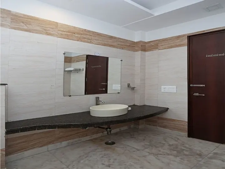 Нойда: OYO Flagship 136 Sector 45 Noida
