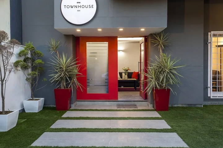 Нойда: OYO Townhouse 004 Sector 51 Noida