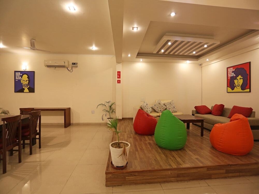Нойда: OYO Flagship Noida Expressway NSEZ
