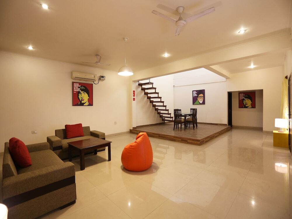Нойда: OYO Flagship Noida Expressway NSEZ