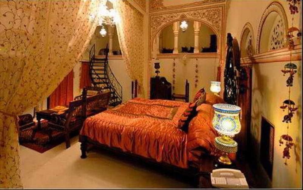 Навалгарх: The Grand Haveli and Resort
