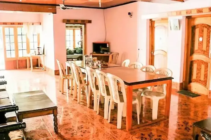 Хундер: Galaxy Guest House