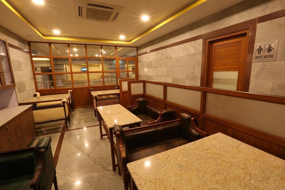Пунди: Kyriad Prestige Mayapuri Amira