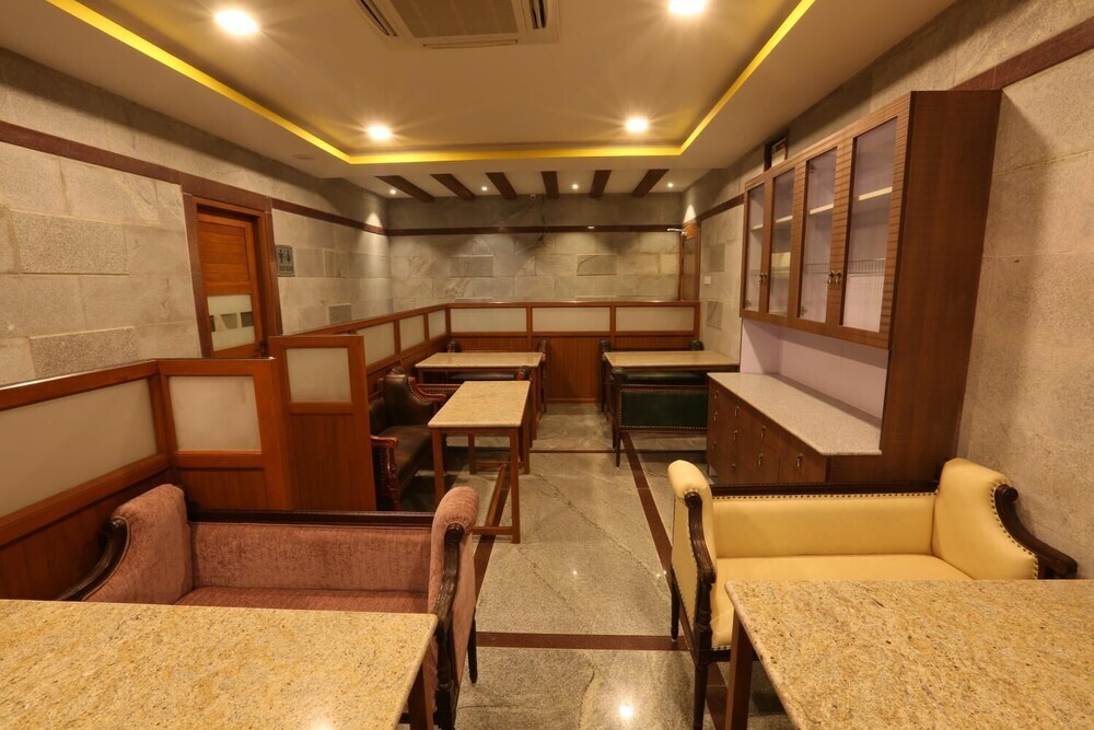 Пунди: Kyriad Prestige Mayapuri Amira