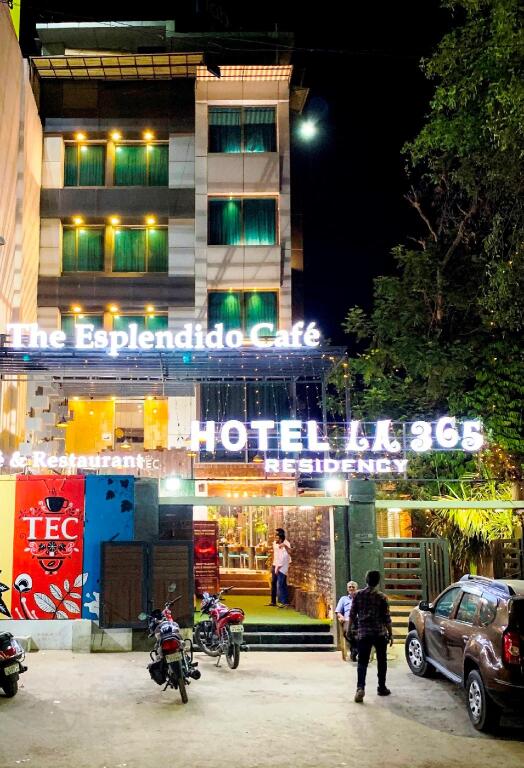 Ахмедабад: Hotel La 365 Residency