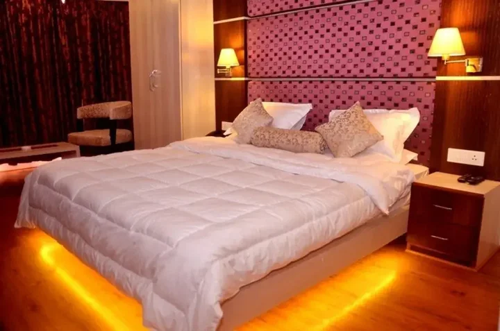 Куфри: Hillcrest Resort