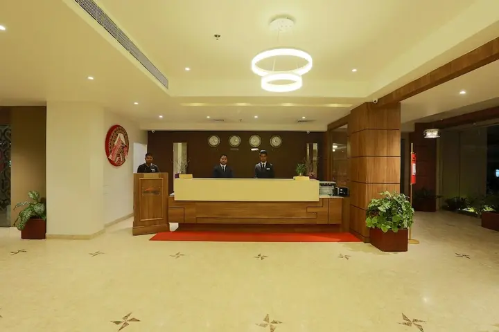 Гувахати: Hotel Shoolin Grand