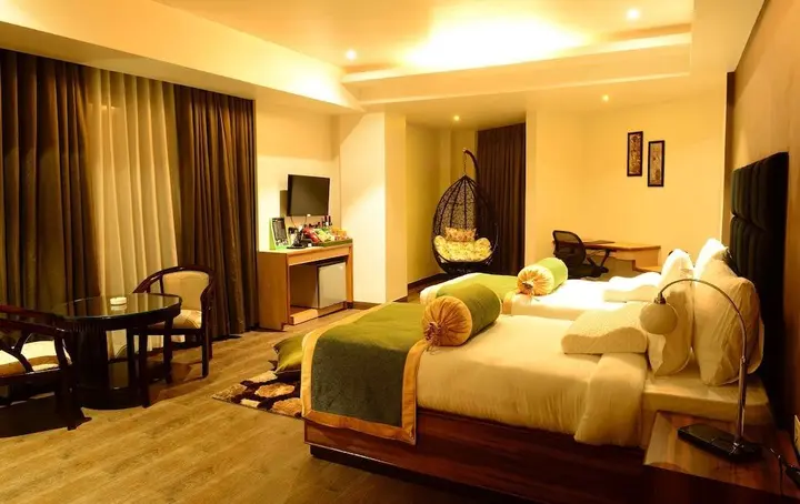Гувахати: Hotel Shoolin Grand