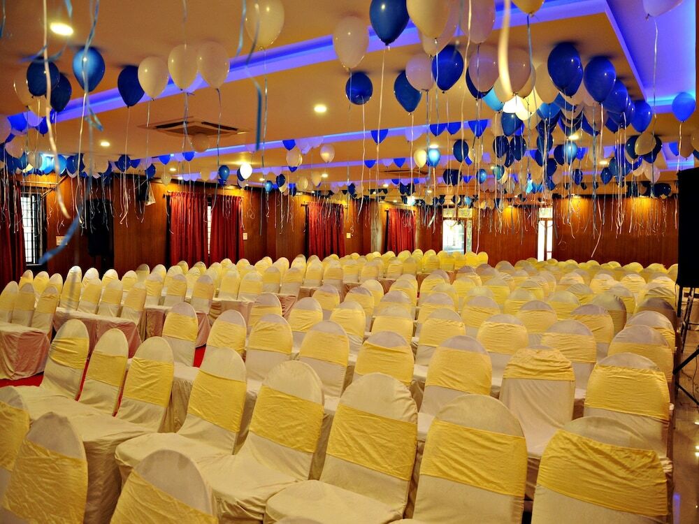 Бангалор: Capital O 1435 Hotel Millennium Plaza