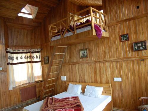 Наинитал: Royal Dutch Resorts and Doll Museum