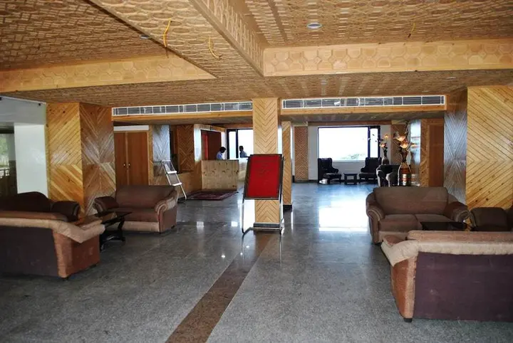 Патнитоп: Hotel Natraj International