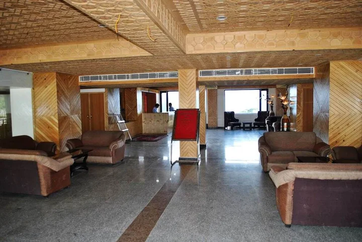 Патнитоп: Hotel Natraj International