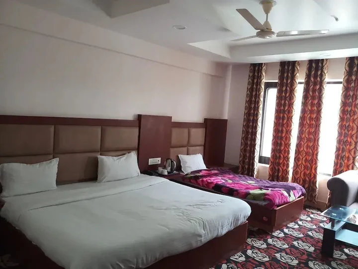 Патнитоп: Hotel Natraj International