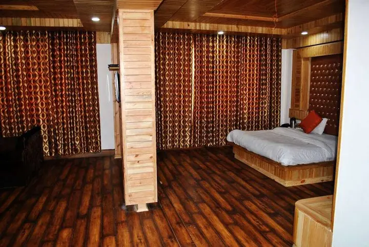 Патнитоп: Hotel Natraj International