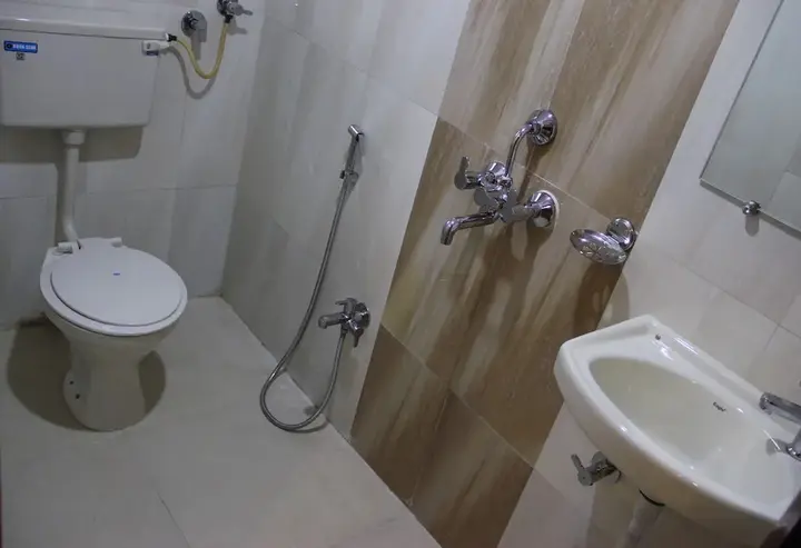 Мумбаи: GSK Hotel