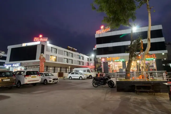 Ширди: Hotel City Point