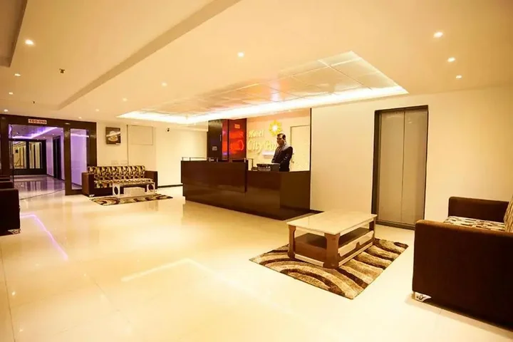Ширди: Hotel City Point