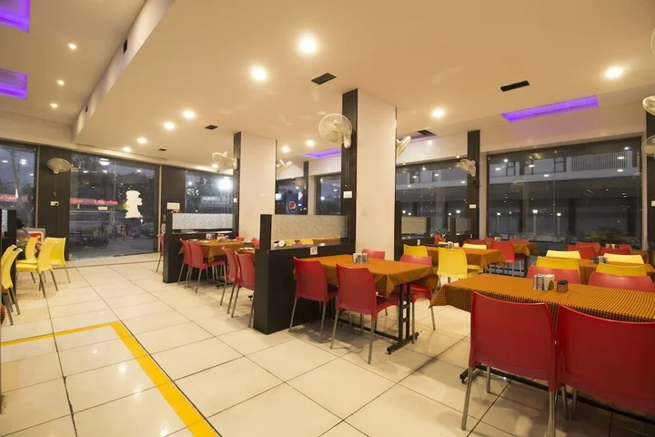 Ширди: Hotel City Point