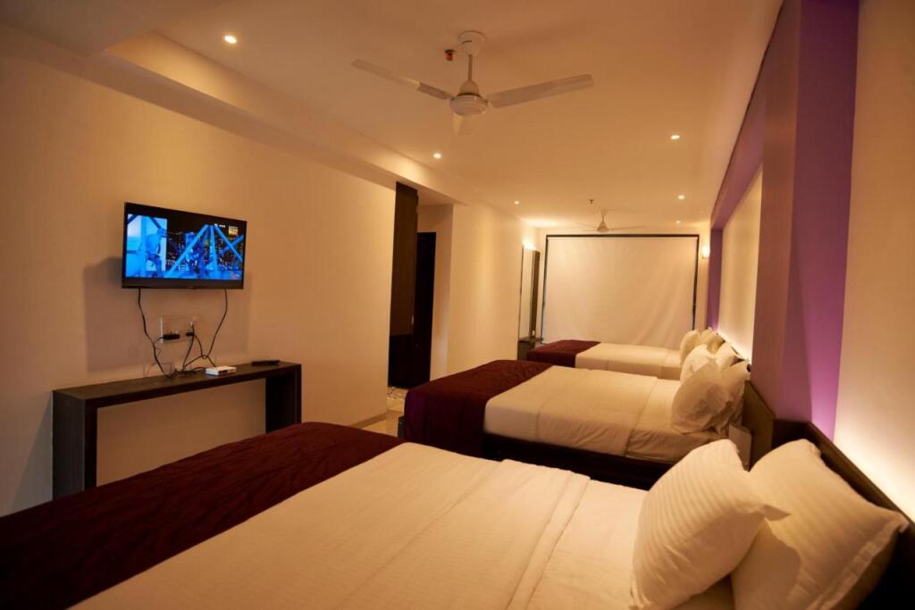 Ширди: Hotel City Point