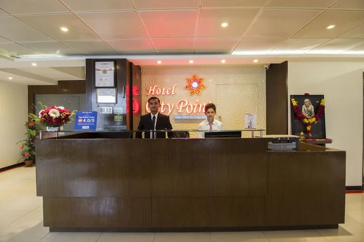 Ширди: Hotel City Point