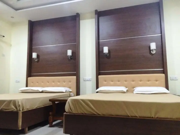 Понмуди: Hayass Residency