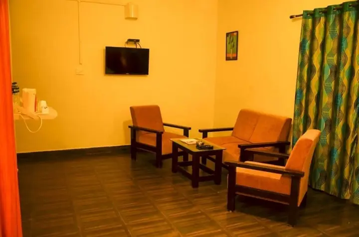 Лонда: Regenta Resort Century
