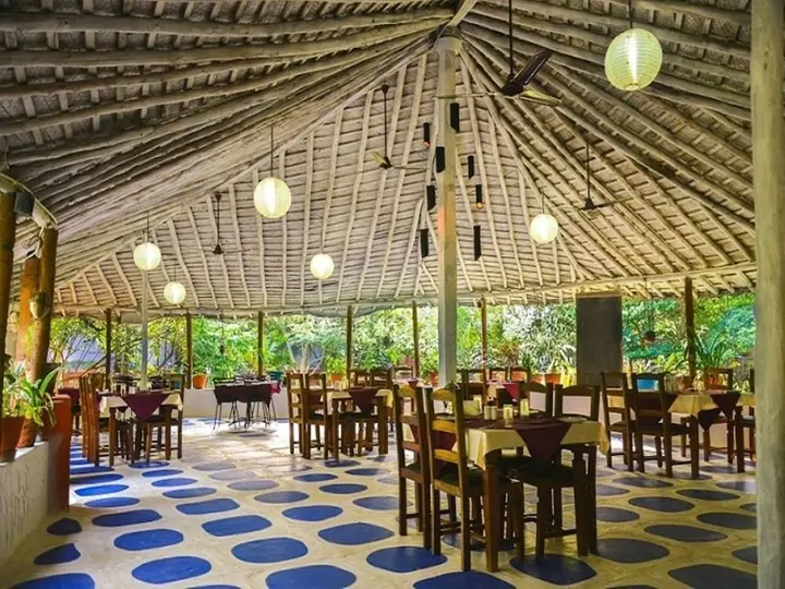 Лонда: Regenta Resort Century