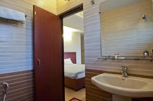 Хандала: Saubhagya Inn International