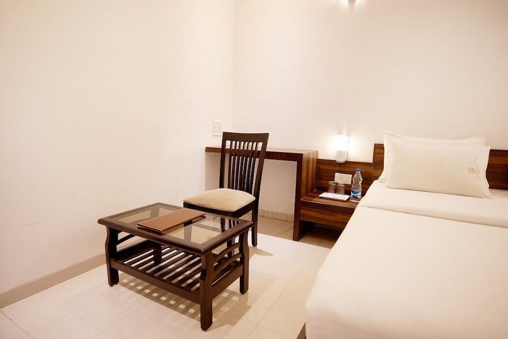 Ширди: Hotel Shree Sai Dhan