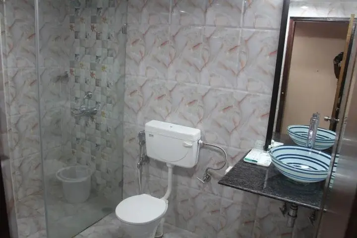 Пури: Vijoya International