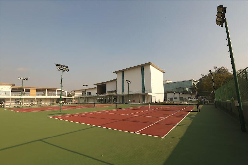 Особая экономическая зона Mahindra World City: MWC Club by Downtown