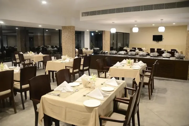 Особая экономическая зона Mahindra World City: MWC Club by Downtown