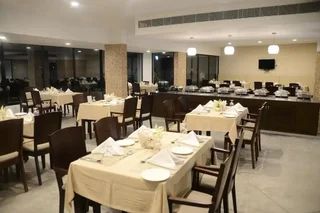 Особая экономическая зона Mahindra World City: MWC Club by Downtown