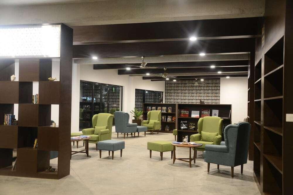 Особая экономическая зона Mahindra World City: MWC Club by Downtown