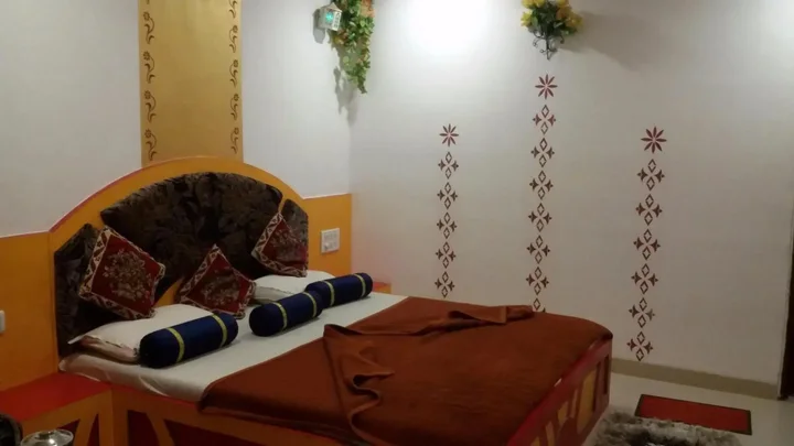 Пачмарай: Hotel Prateek