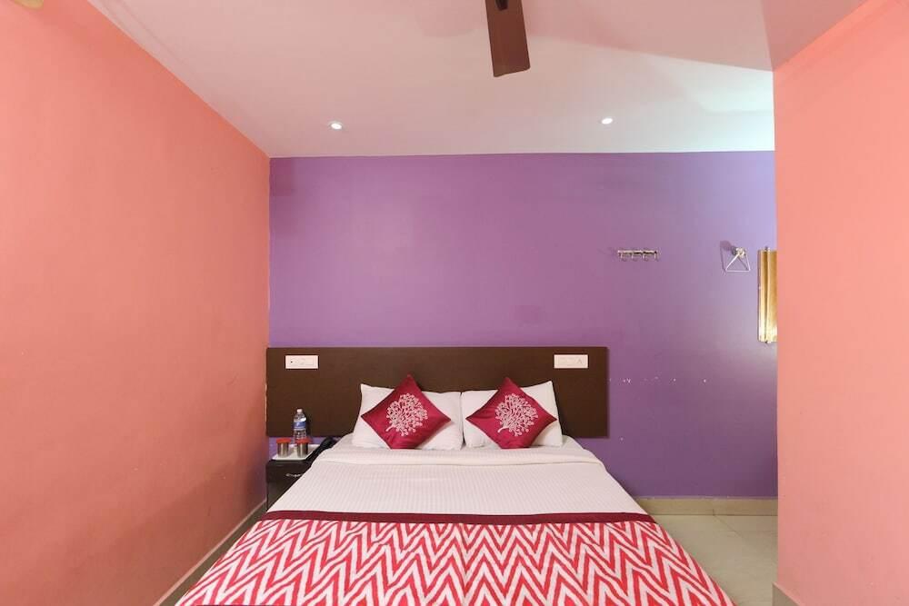 Тирупати: Collection O 6637 Udayees Hotel Bvn Grand