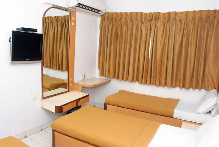 Мумбаи: Hotel Kamran Residency - Near US Embassy
